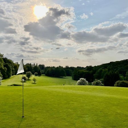 Golf & Hotel De Falnuee Mazy Exteriér fotografie
