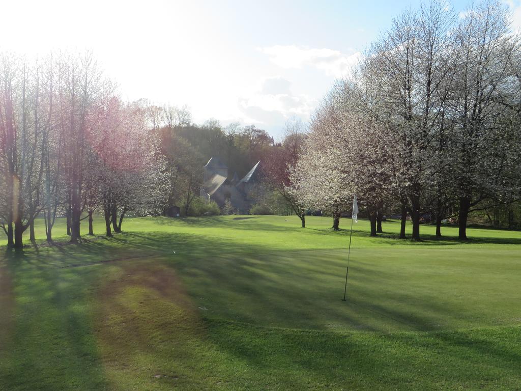 Golf & Hotel De Falnuee Mazy Exteriér fotografie