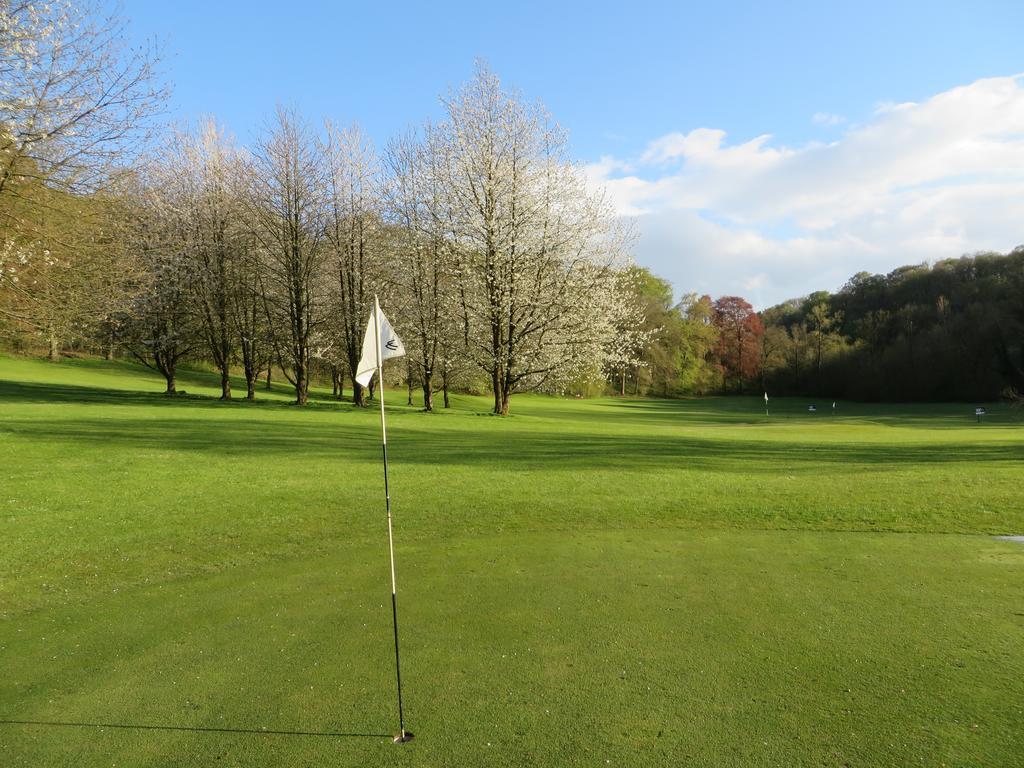 Golf & Hotel De Falnuee Mazy Exteriér fotografie