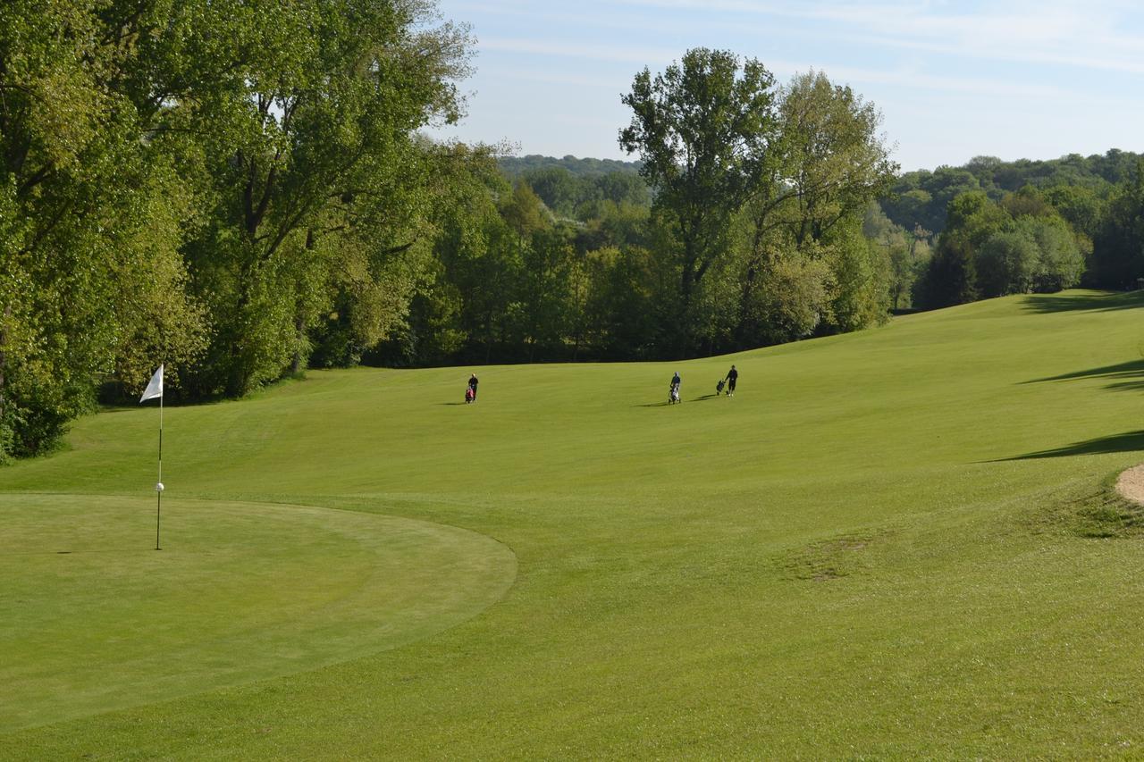 Golf & Hotel De Falnuee Mazy Exteriér fotografie